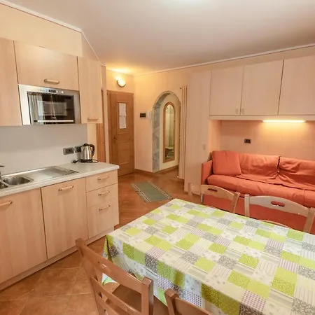 Baita Nicolo Apartment Livigno Exterior photo